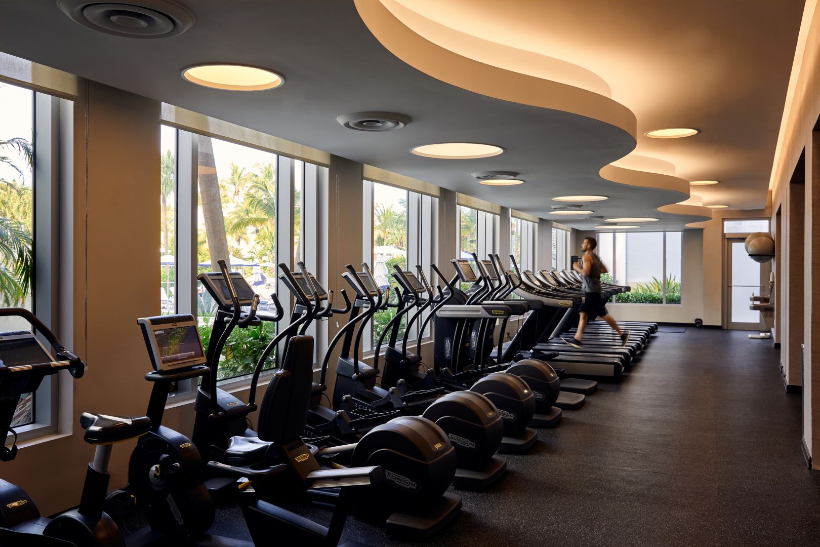 an image of the gym at the lowes miami beach hotel